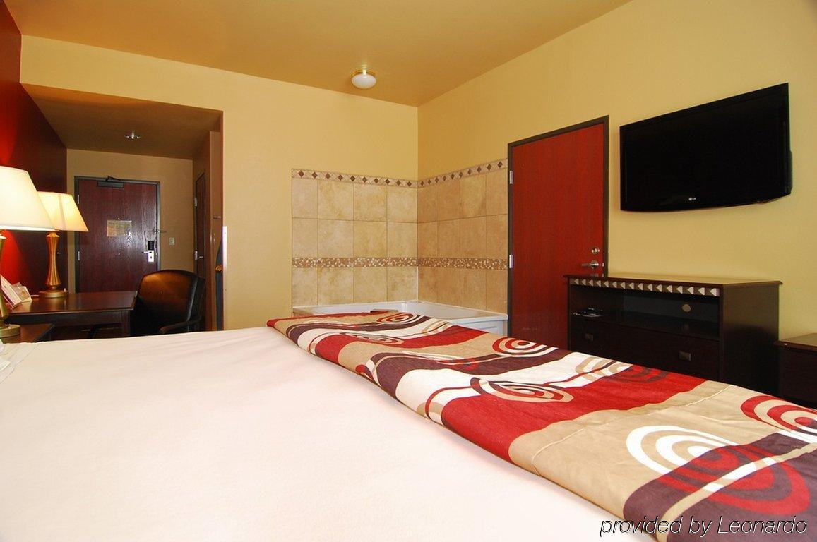 Quality Inn & Suites Buda Habitación foto